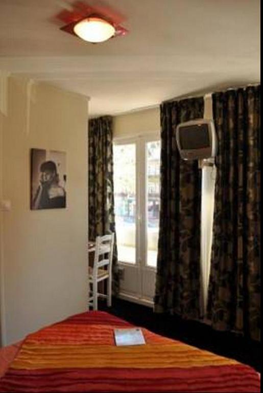 Hotel Du Beffroi Calais Bilik gambar